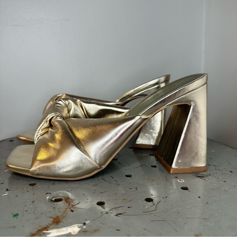 Open Edit Saydee Sandal Gold size 8M - Picture 7 of 11